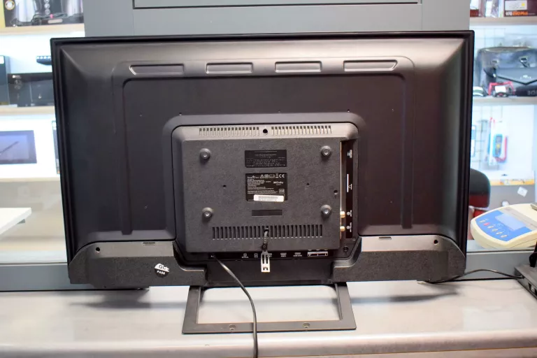 telewizor-led-32-smarttech-smt32n30hv-smart-przekatna-ekranu-cale-32