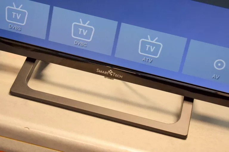 telewizor-led-32-smarttech-smt32n30hv-smart-marka-smarttech