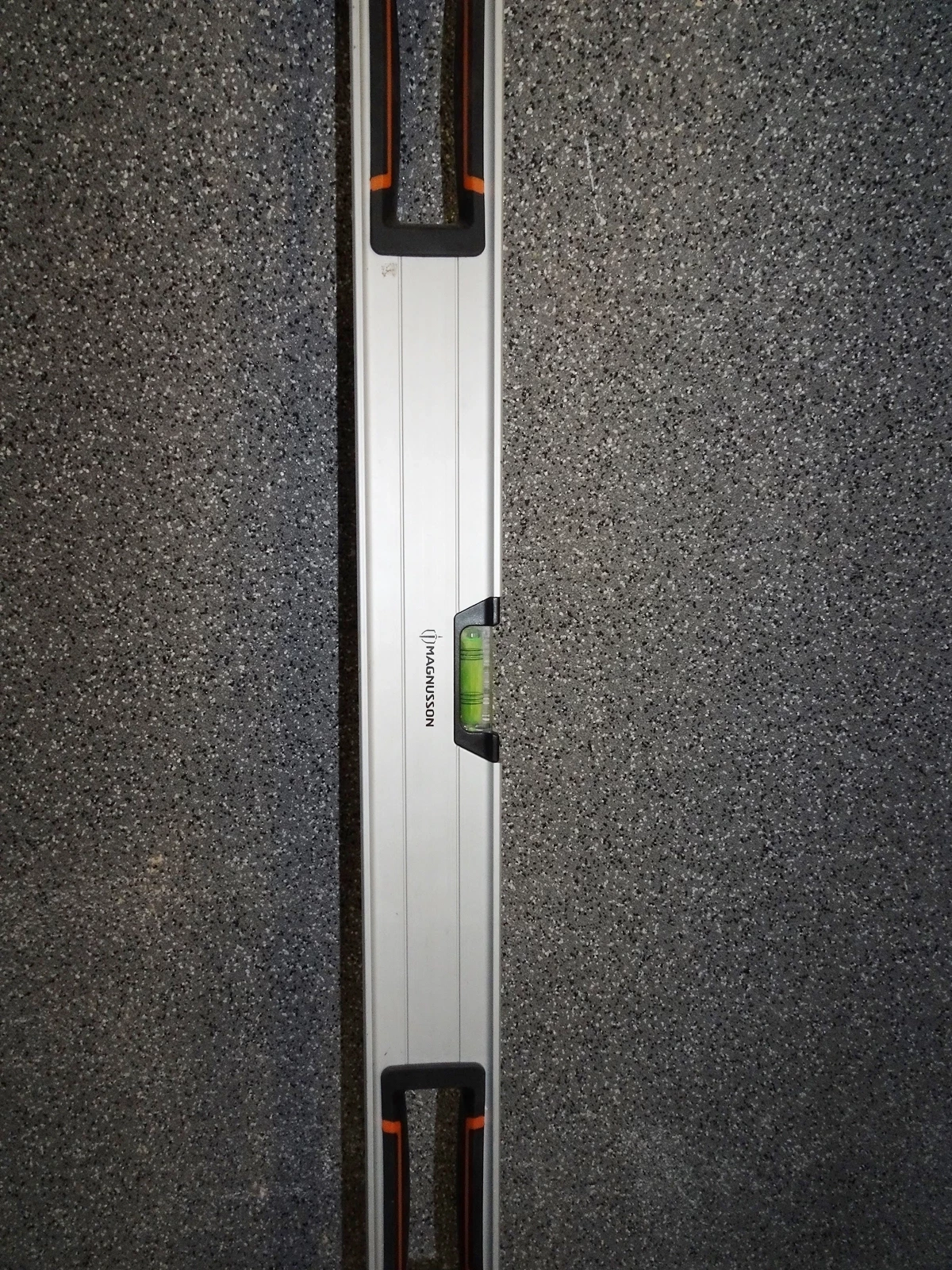 poziomica-magnetyczna-magnusson-1200-mm-12m-liczba-libelek-3