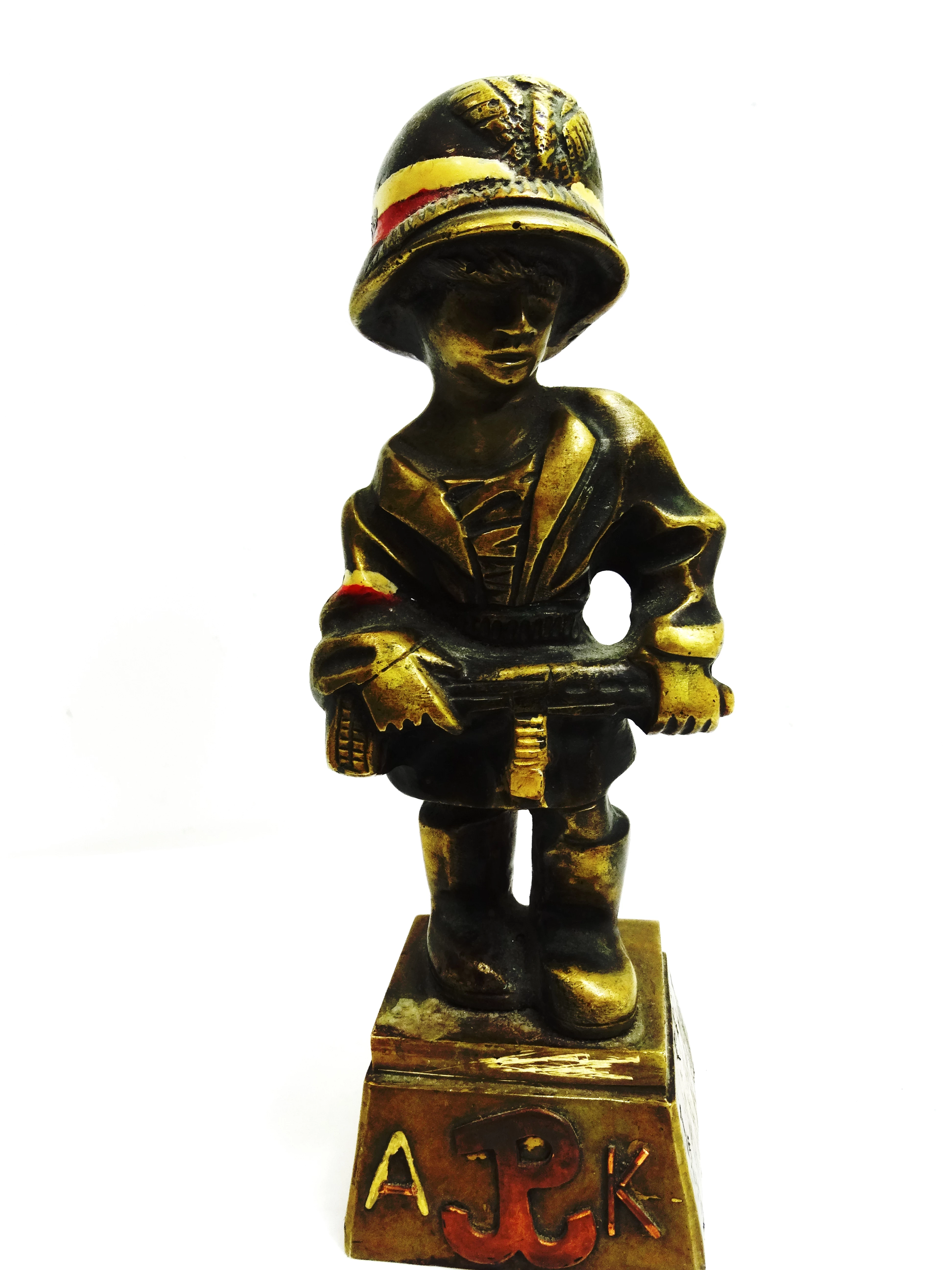 figurka-z-mosiadzu-maly-powstaniec-marymoncka-65-warszawa