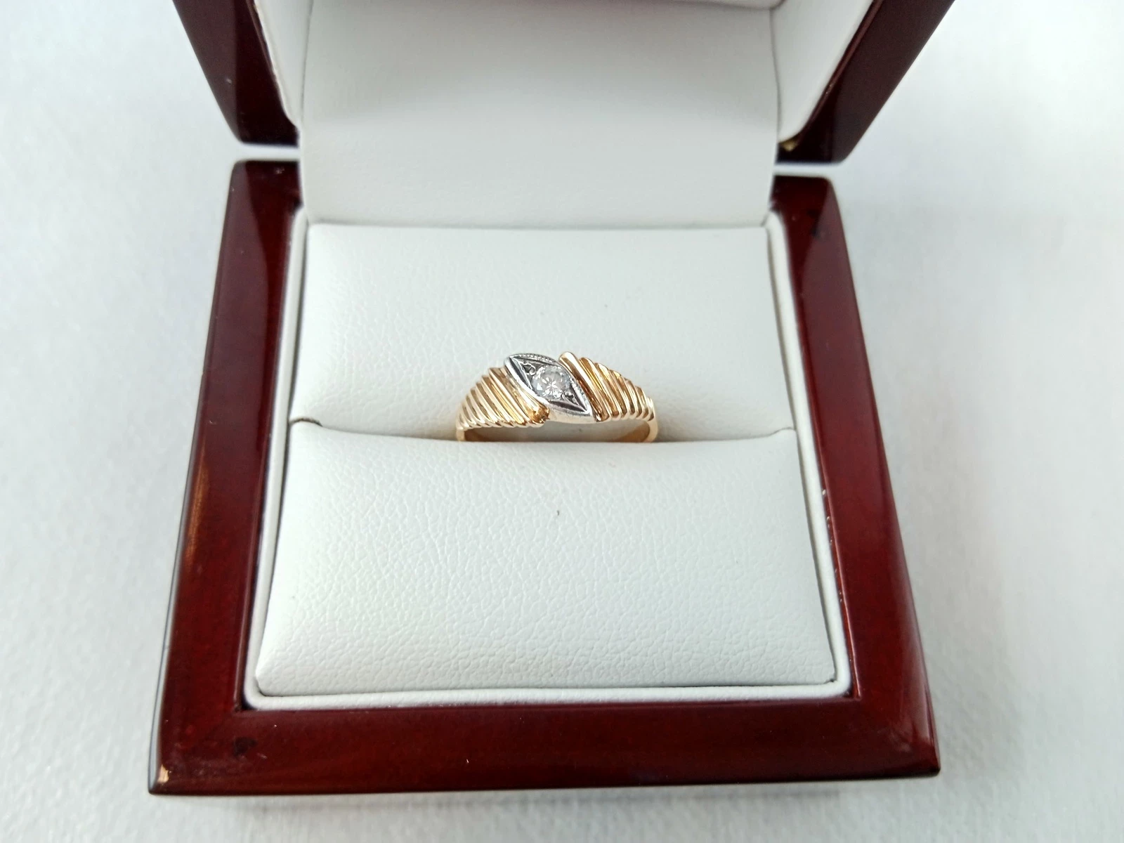 zloty-pierscionek-z-oczkiem-w-oczku-585-8-196gr-al-niepodleglosci-63u-monki