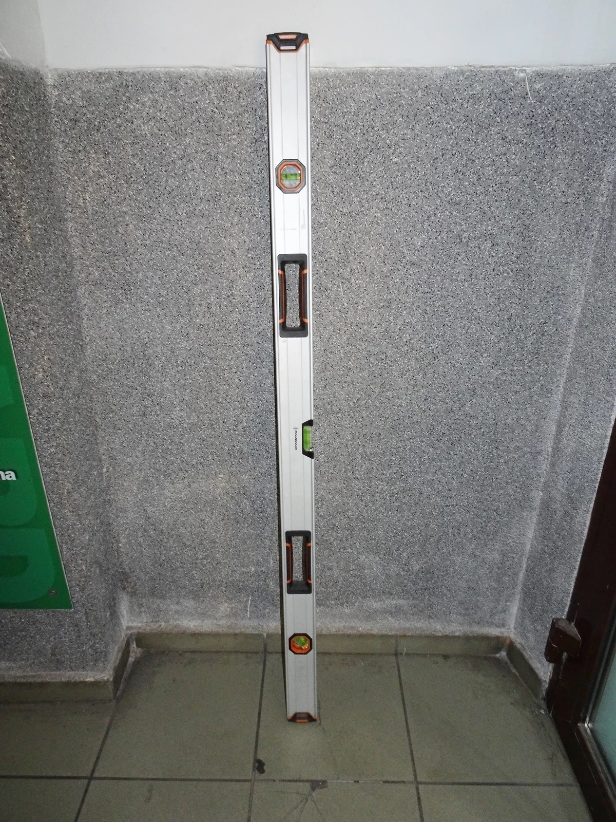 poziomica-magnetyczna-magnusson-1200-mm-12m-stan-uzywany