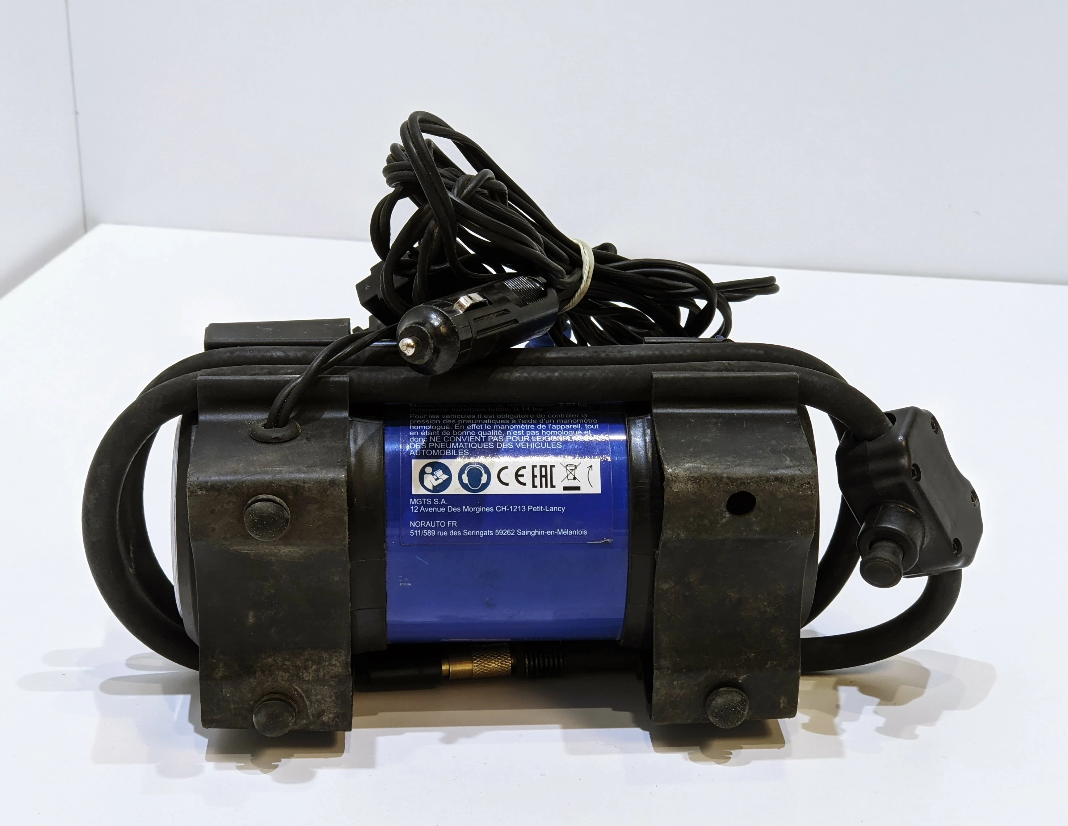 norauto-kompresor-12v-v1000-lampa-led-product-id-16181c4e-7990-4bc7-bdd3-a792d41416de