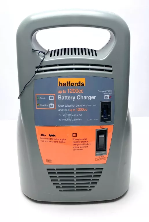HALFORDS BATTERY CHARGER