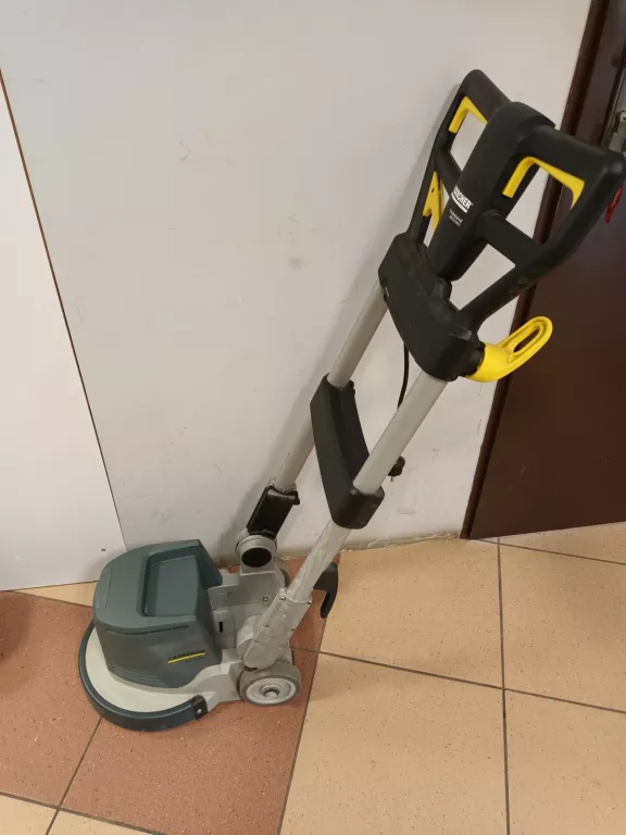 SZOROWARKA JEDNOTARCZOWA KARCHER BDS 33/180 C
