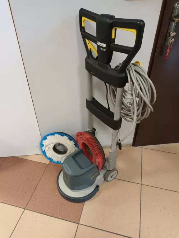 SZOROWARKA JEDNOTARCZOWA KARCHER BDS 33/180 C