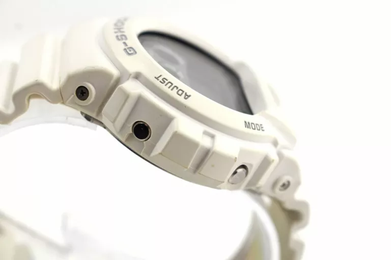 WSPANIAŁY CASIO G-SHOCK DW-6900 NB 3230 BIAŁY