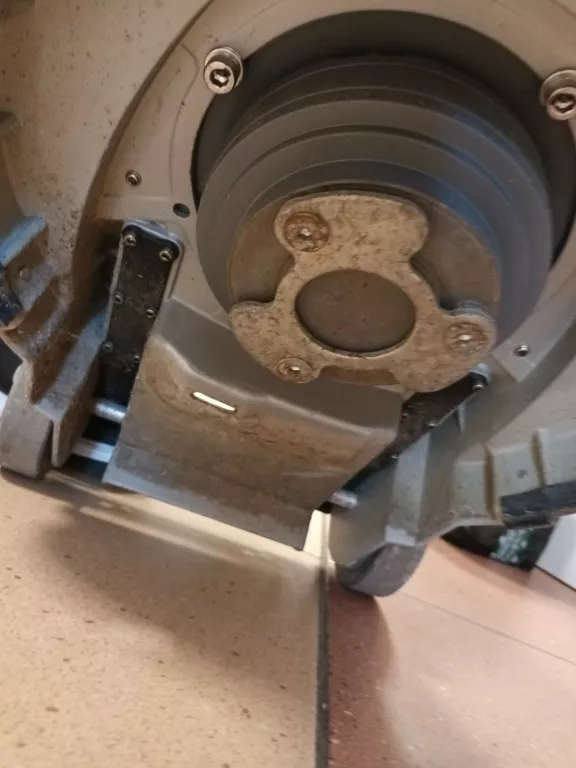 SZOROWARKA JEDNOTARCZOWA KARCHER BDS 33/180 C