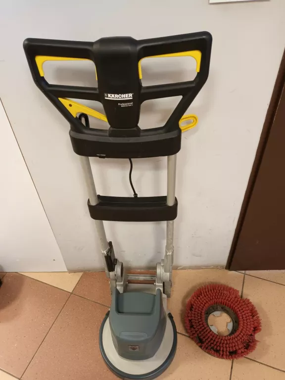 SZOROWARKA JEDNOTARCZOWA KARCHER BDS 33/180 C