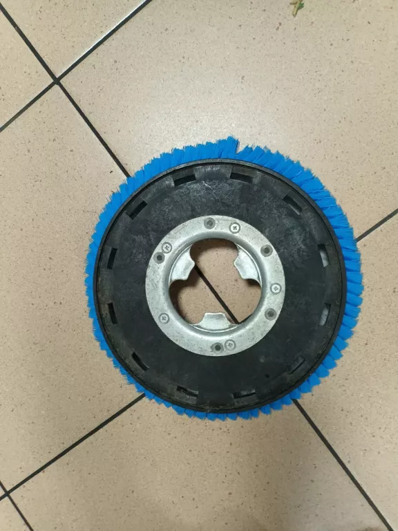 SZOROWARKA JEDNOTARCZOWA KARCHER BDS 33/180 C