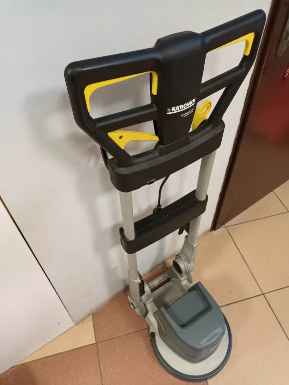 SZOROWARKA JEDNOTARCZOWA KARCHER BDS 33/180 C