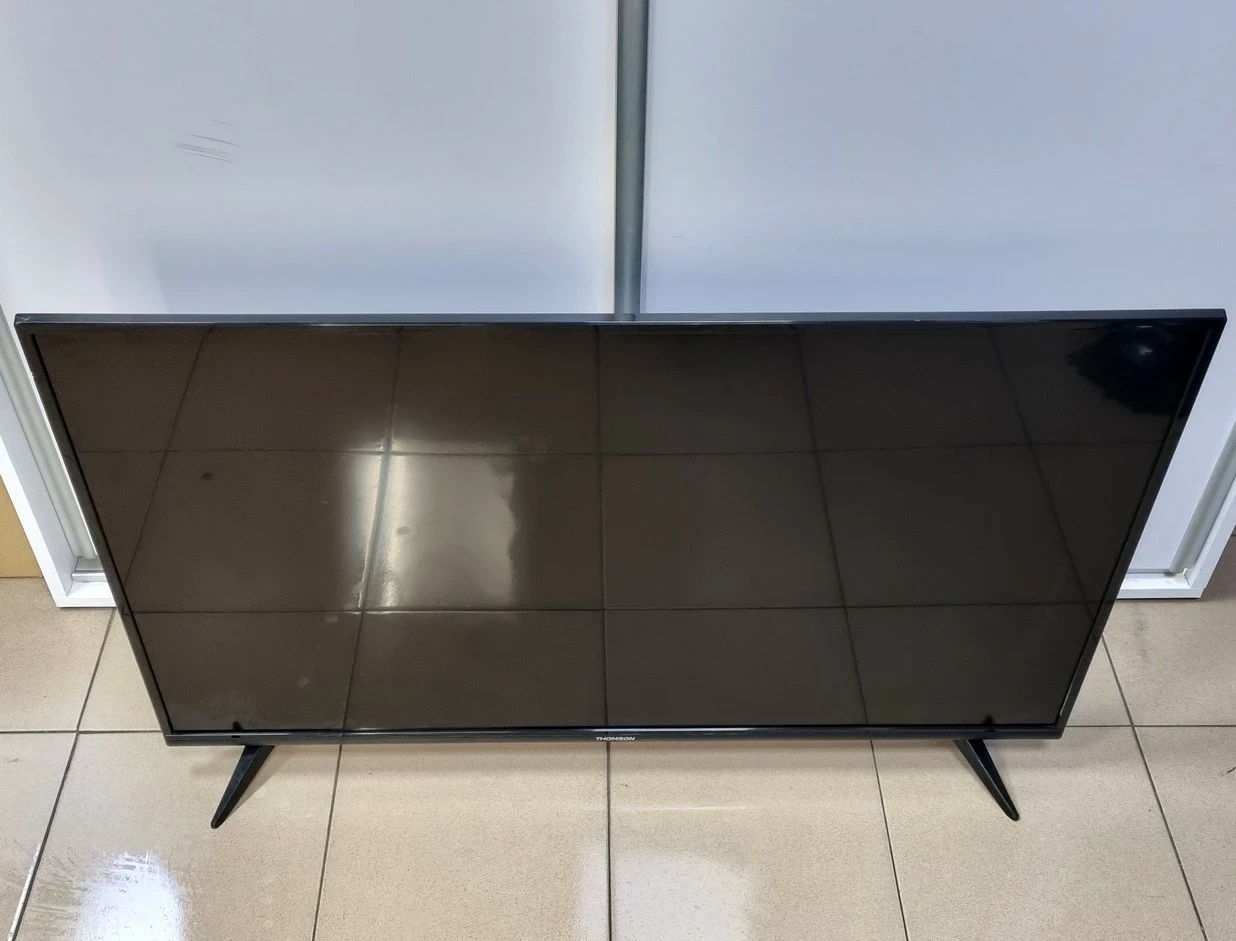 tv-thomson-dvbt2-4k-43ud6306-43-cale-pilot-stan-uzywany