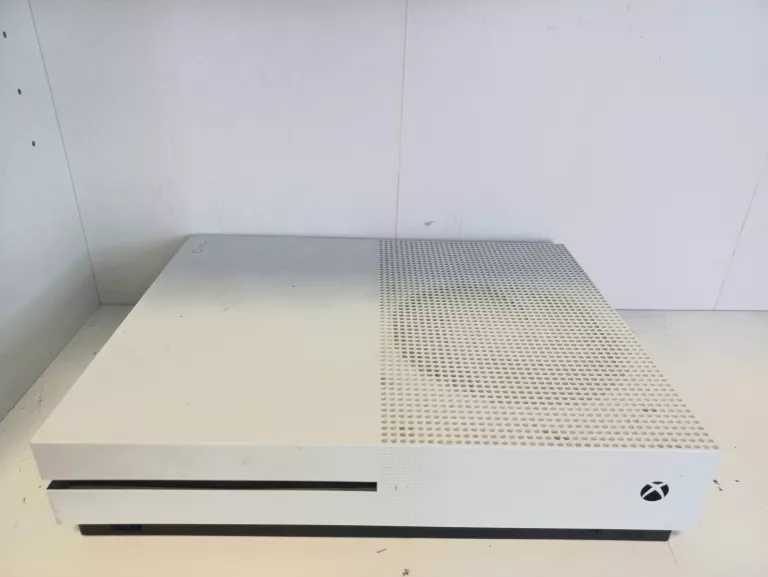 KONSOLA XBOX ONE S 1TB ZESTAW