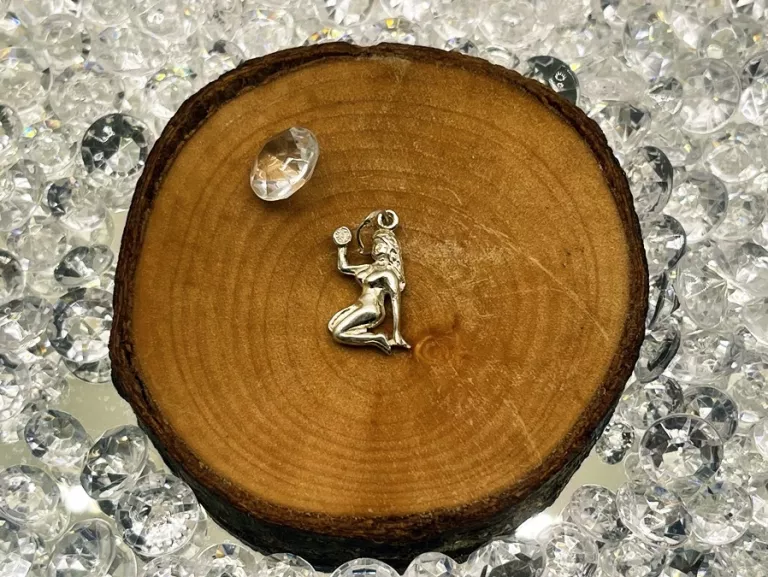PRZEPIĘKNA SREBNA ZAWIESZKA ZNAK ZODIAKU PANNA 925