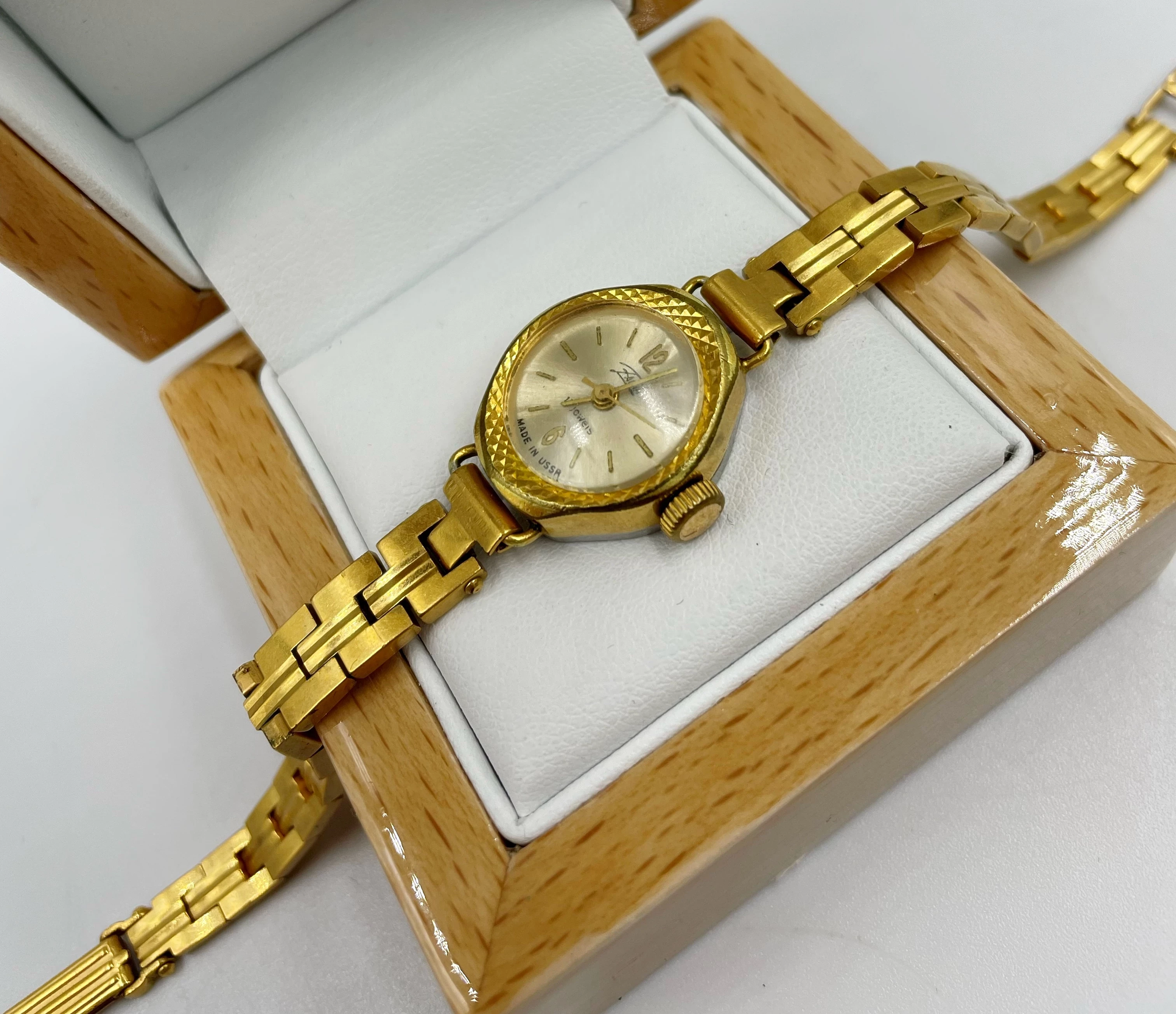 zegarek-zaria-17-jewels-made-in-ussr-marka-inna-marka