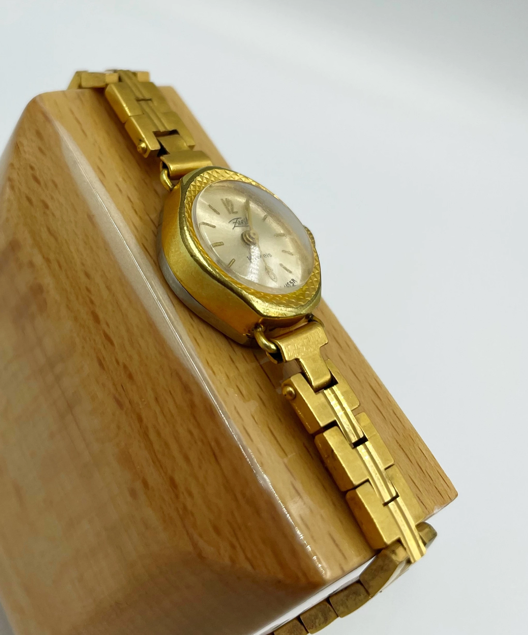 zegarek-zaria-17-jewels-made-in-ussr-komandorska-666g-mr-cash