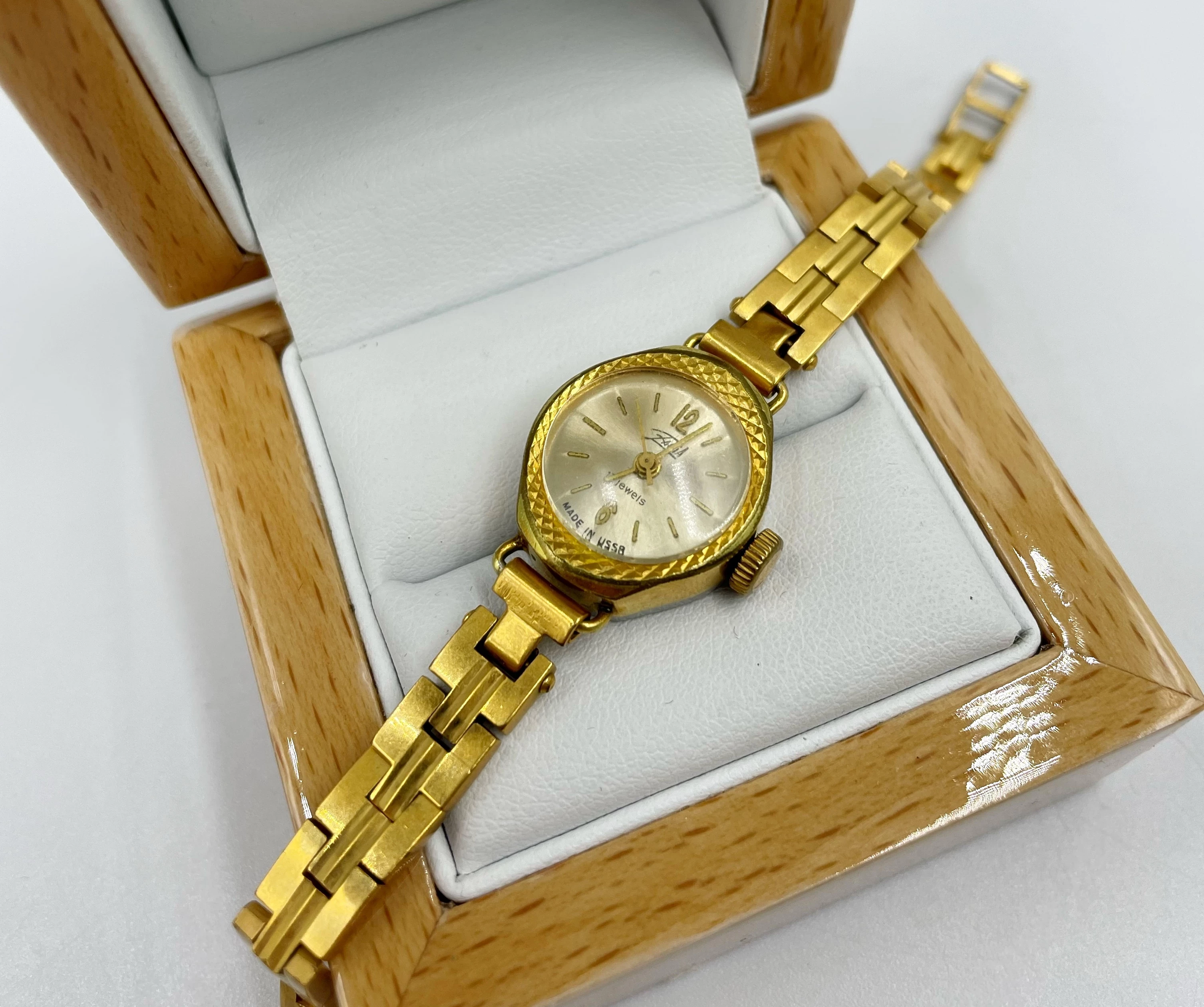 zegarek-zaria-17-jewels-made-in-ussr-komandorska-666g-mr-cash