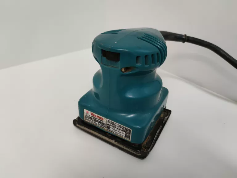CZYSZCZARKA MAKITA B04510