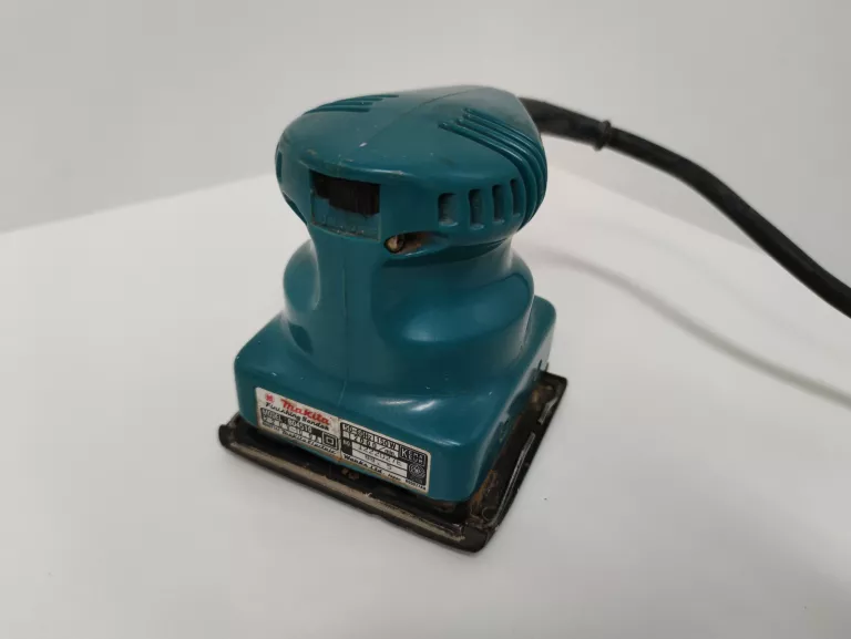 CZYSZCZARKA MAKITA B04510