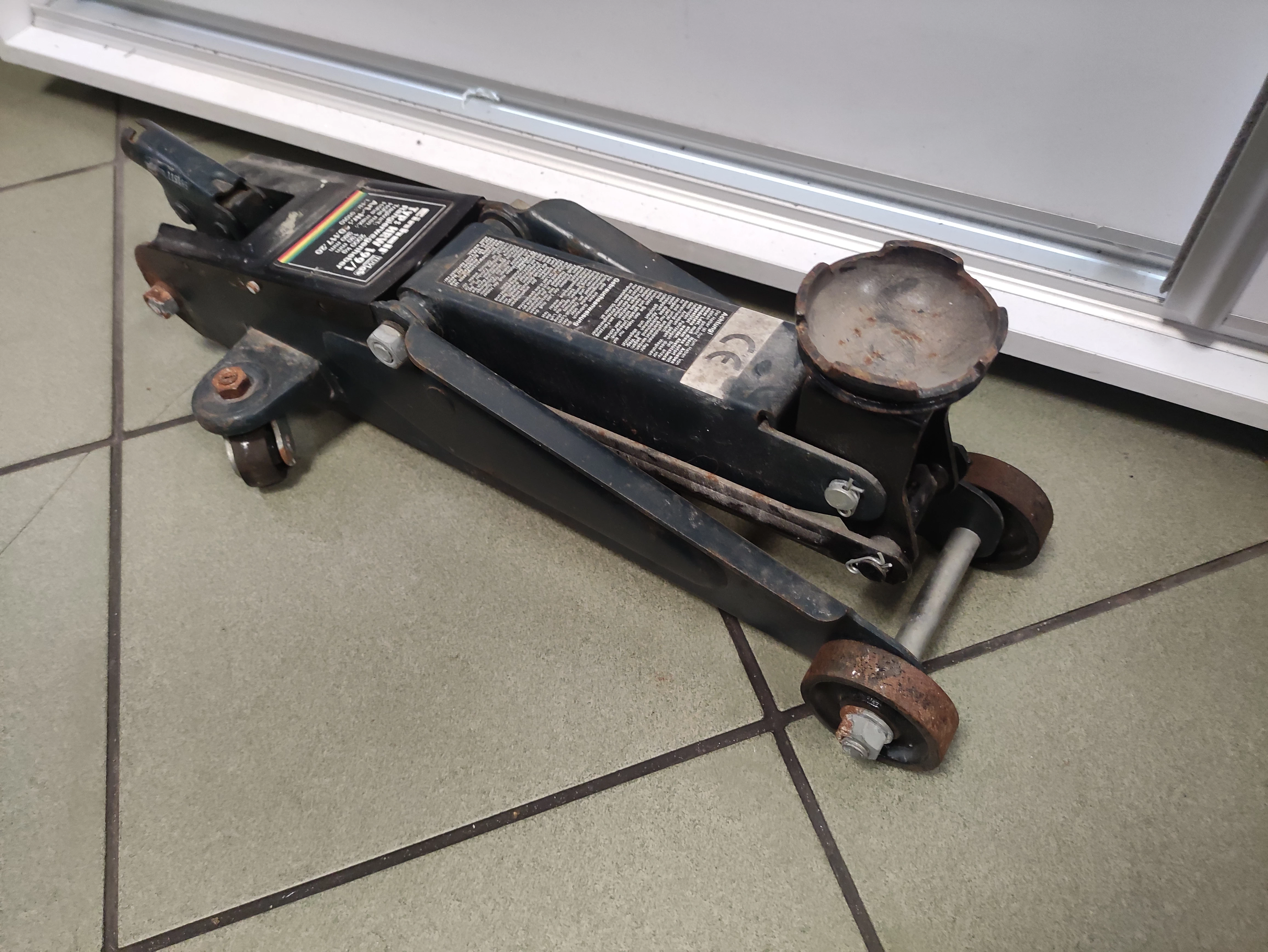 podnosnik-hydrauliczny-einhell-hrw-1991-stan-uzywany