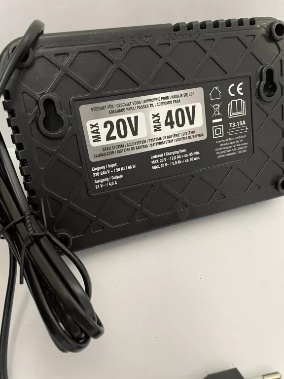 ŁADOWARKA UNIWERSALNA ACTIV ENERGY 20/40V KPL
