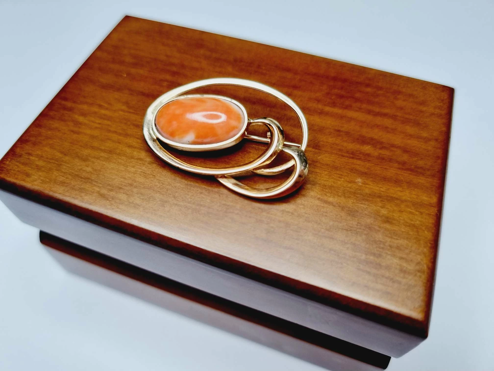 zlota-broszka-593g-material-15835-2