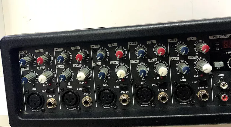 BEHRINGER PMP530M POWER MIXER 300W