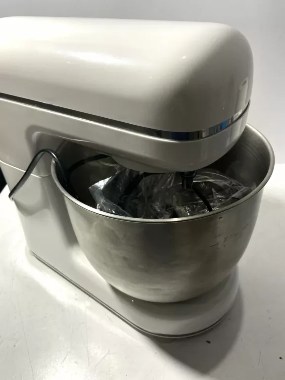 robot-kuchenny-silvercrest-skm-600-kolor-dominujacy-bialy