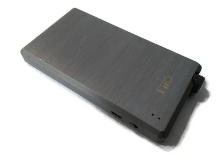 fiio-e12-mont-mobilny-wzmacniacz-sluchawkowy-z-wysoka-jakoscia-dzwieku-kolor-dominujacy-129357-3