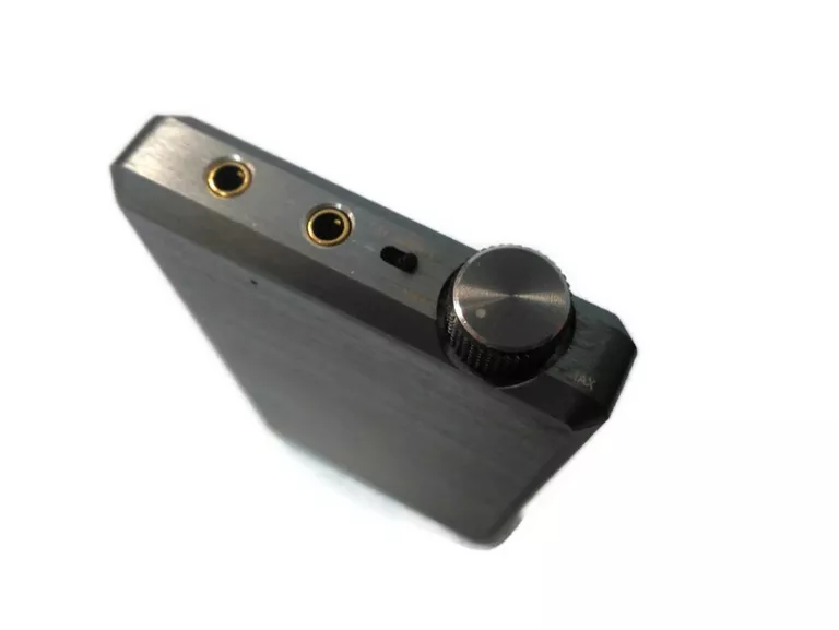 fiio-e12-mont-mobilny-wzmacniacz-sluchawkowy-z-wysoka-jakoscia-dzwieku-kod-producenta-e12-mont-blanc