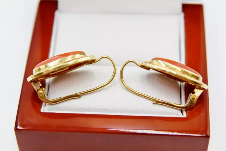 zlote-kolczyki-z-koralem-pr-750-741g-25cm-rodzaj-wyrob-jubilerski