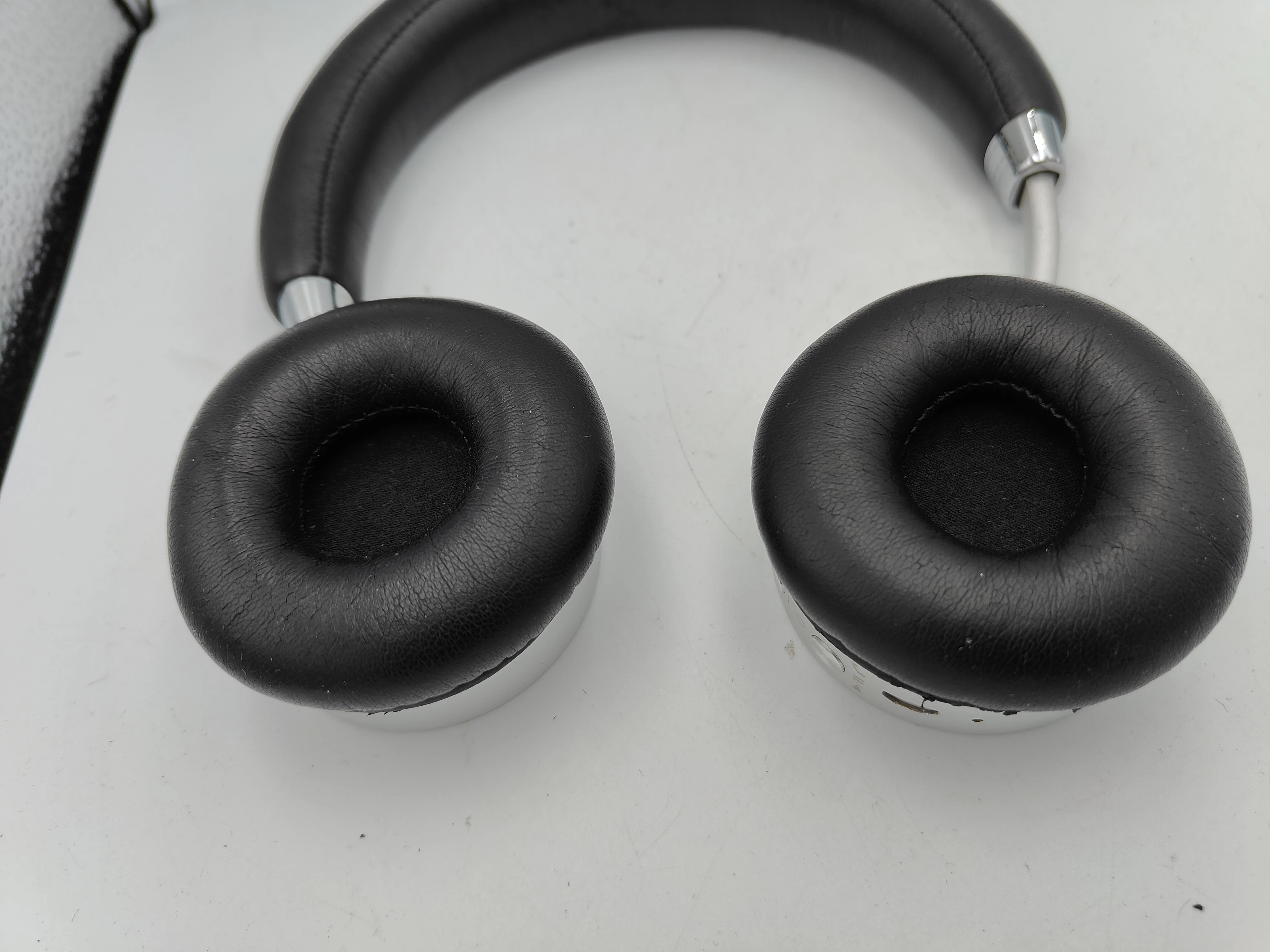 sluchawki-pioneer-se-mj561bt-kolor-dominujacy-srebrnyszary