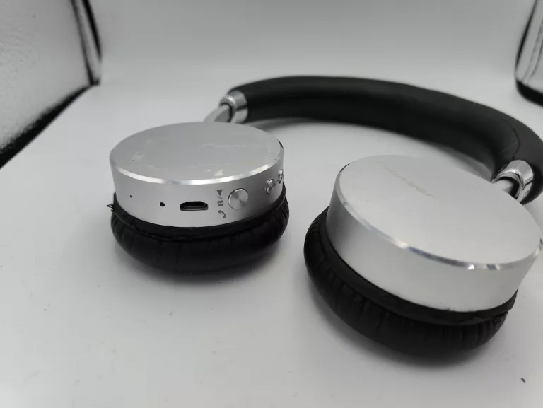 sluchawki-pioneer-se-mj561bt-marka-pioneer