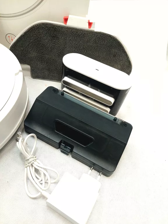 ROBOT SPRZĄTAJĄCY XIAOMI MI ROBOT VACUUM MOP