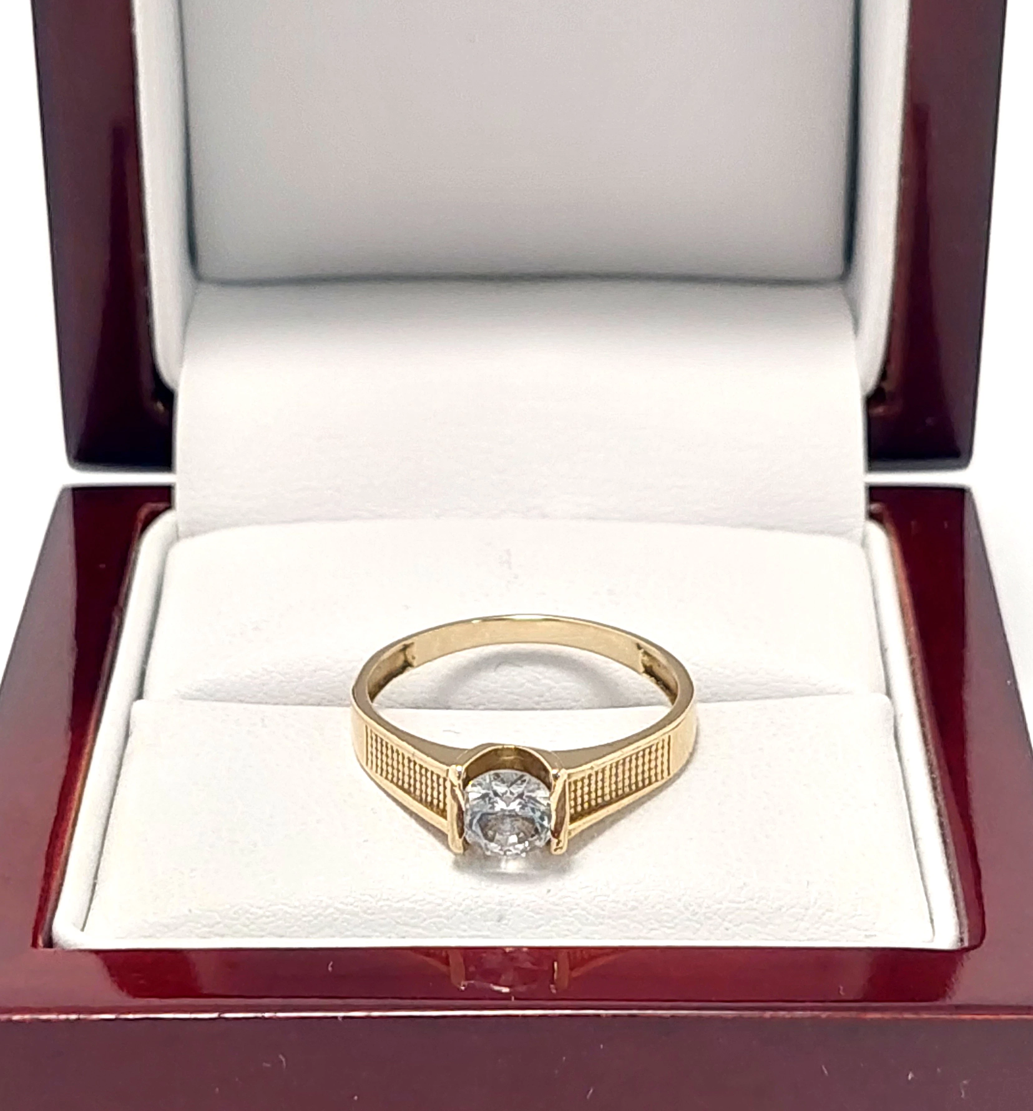 zloty-pierscionek-z-cyrkonia-225g-p585-r15-material-zloto