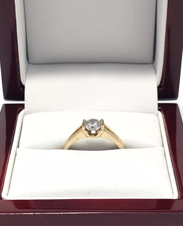 zloty-pierscionek-z-cyrkonia-225g-p585-r15-rodzaj-wyrob-jubilerski