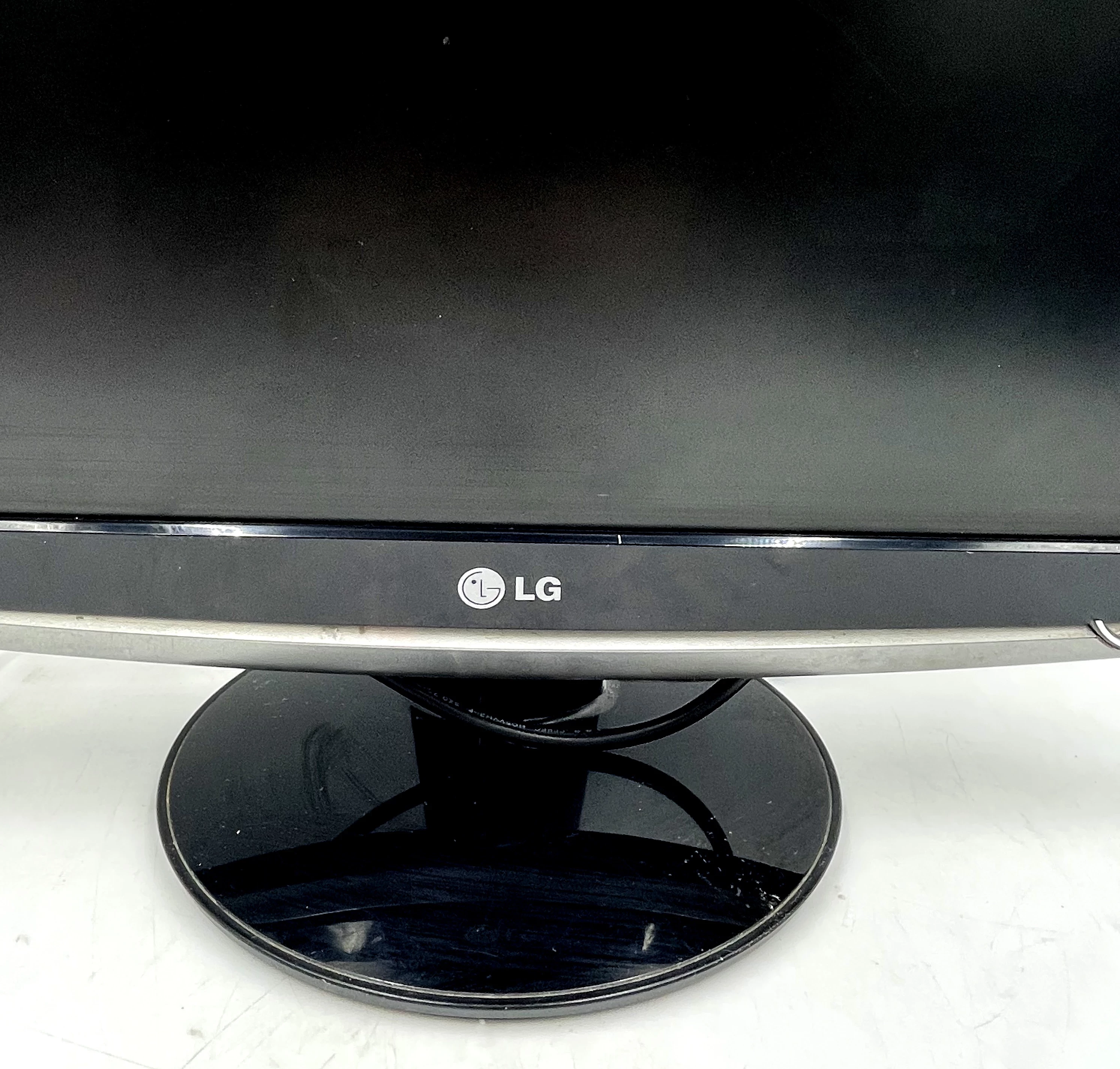 monitor-lg-flatron-w2252tq-zlacza-d-sub-vga