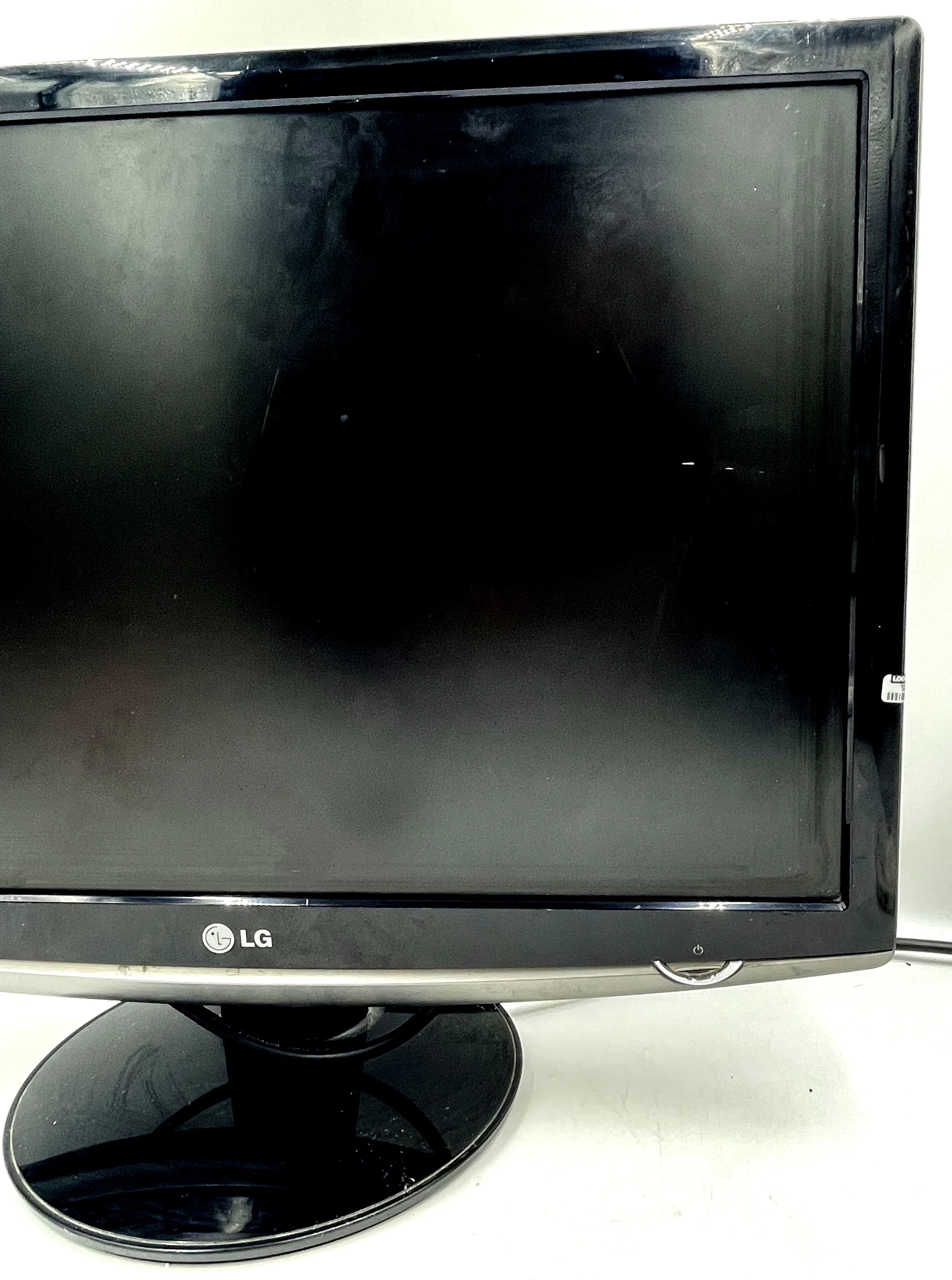 monitor-lg-flatron-w2252tq-rozdzielczosc-natywna-1680-x-1050