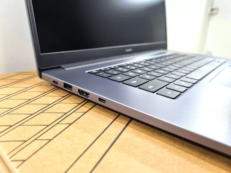 LAPTOP HUAWEI MATEBOOK D15 (B3-520) GW