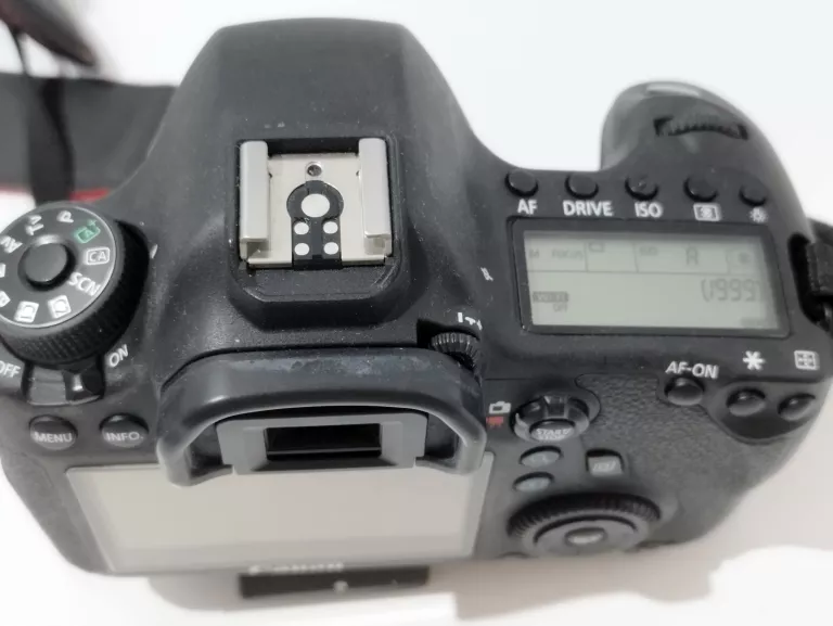 APARAT LUSTRZANKA CANON EOS 6D BODY