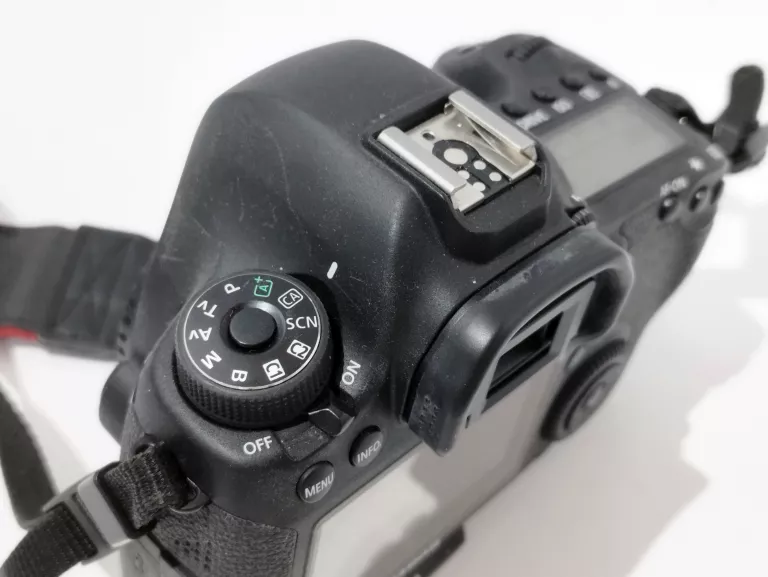 APARAT LUSTRZANKA CANON EOS 6D BODY