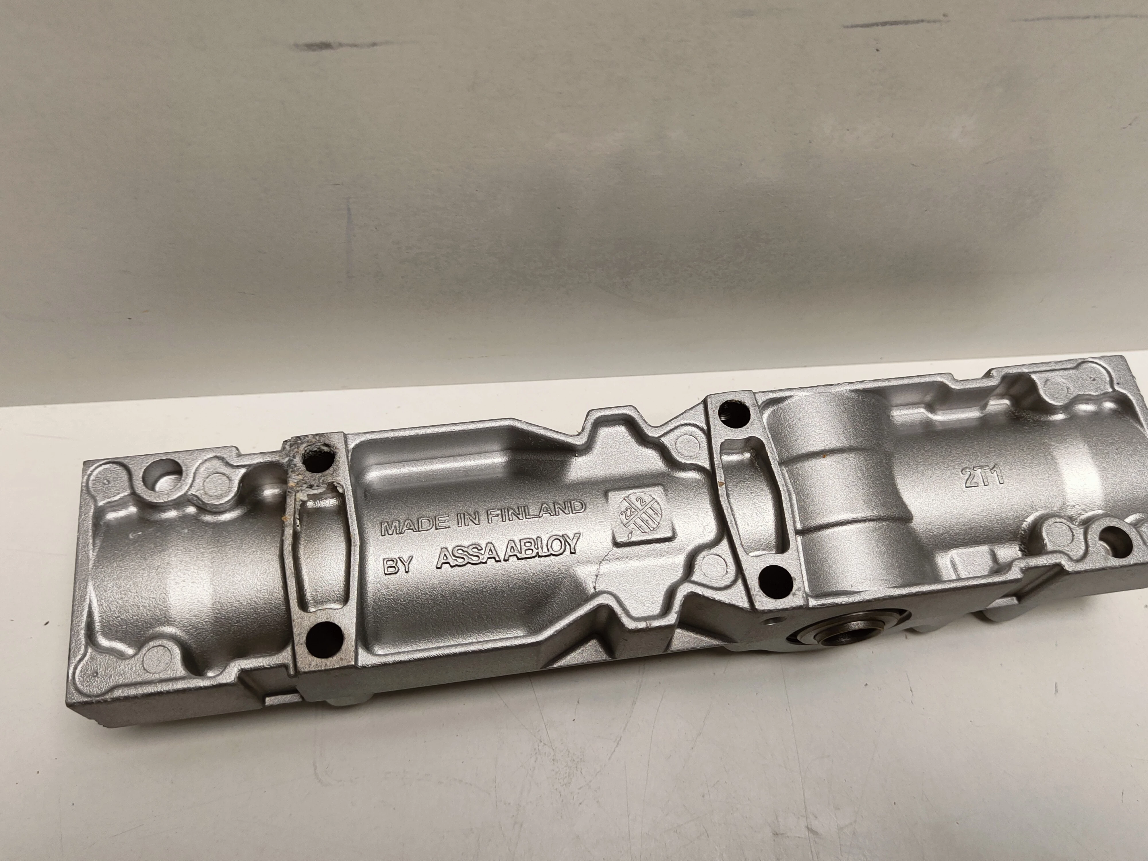 samozamykacz-assa-dc-700-abloy-maksymalna-waga-drzwi-120