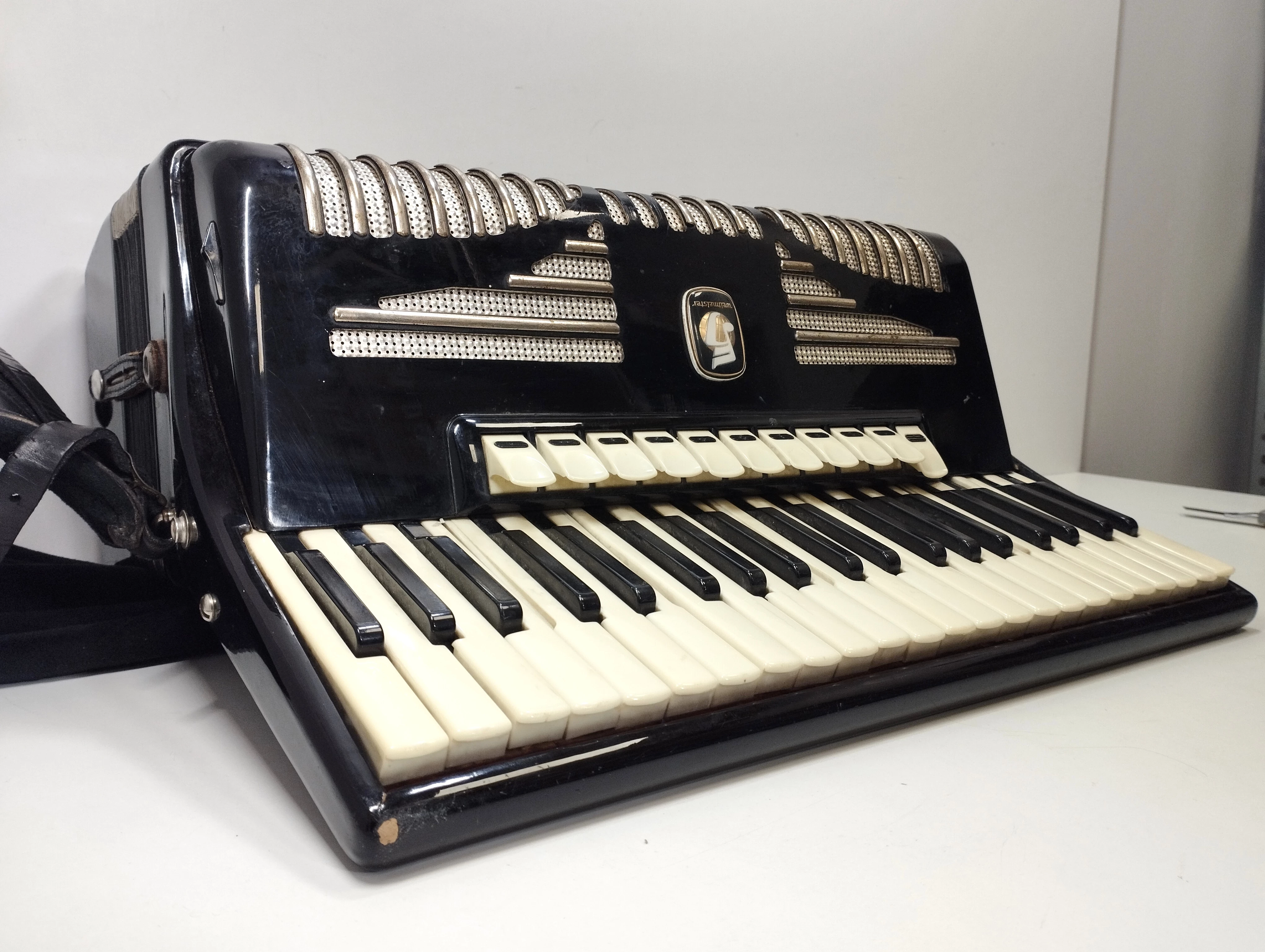 akordeon-weltmeister-diana-120-bass-polecam-stan-uzywany