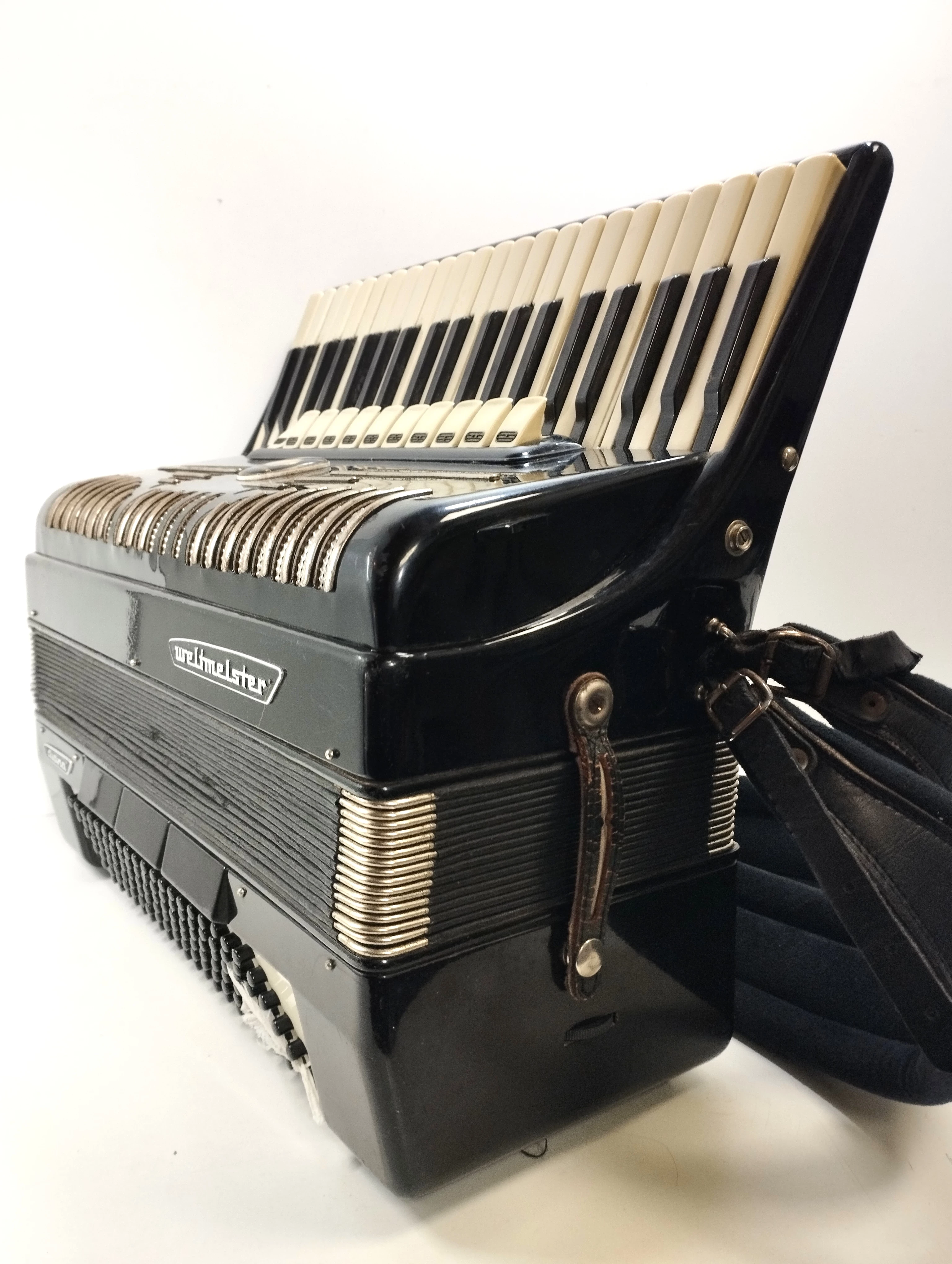 akordeon-weltmeister-diana-120-bass-polecam-product-id-3d4d89fc-fa86-4a7c-8bf5-844140abb429