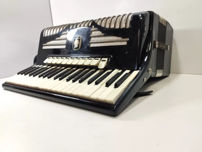 akordeon-weltmeister-diana-120-bass-polecam-marka-weltmaister