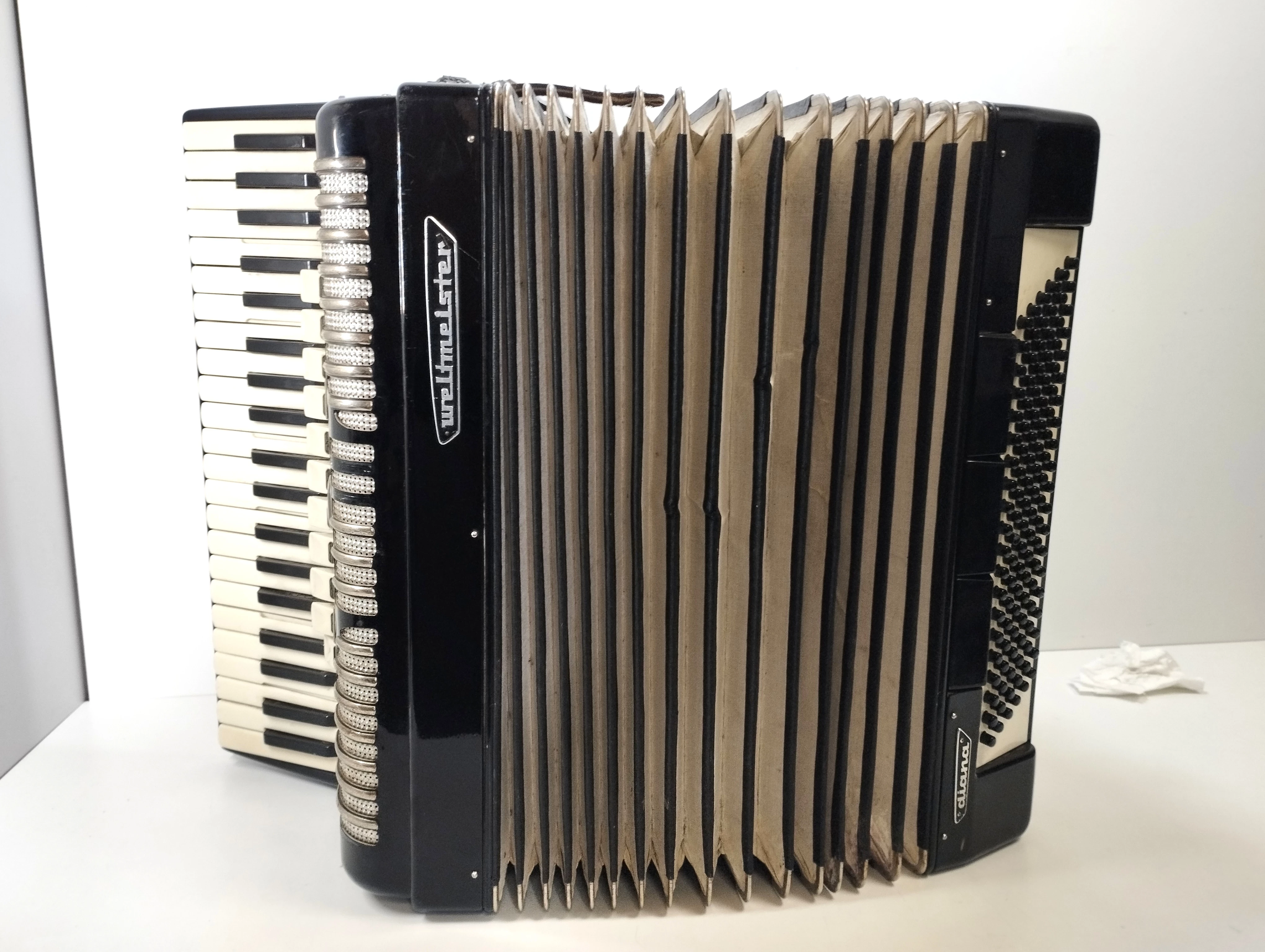 akordeon-weltmeister-diana-120-bass-polecam-stan-uzywany