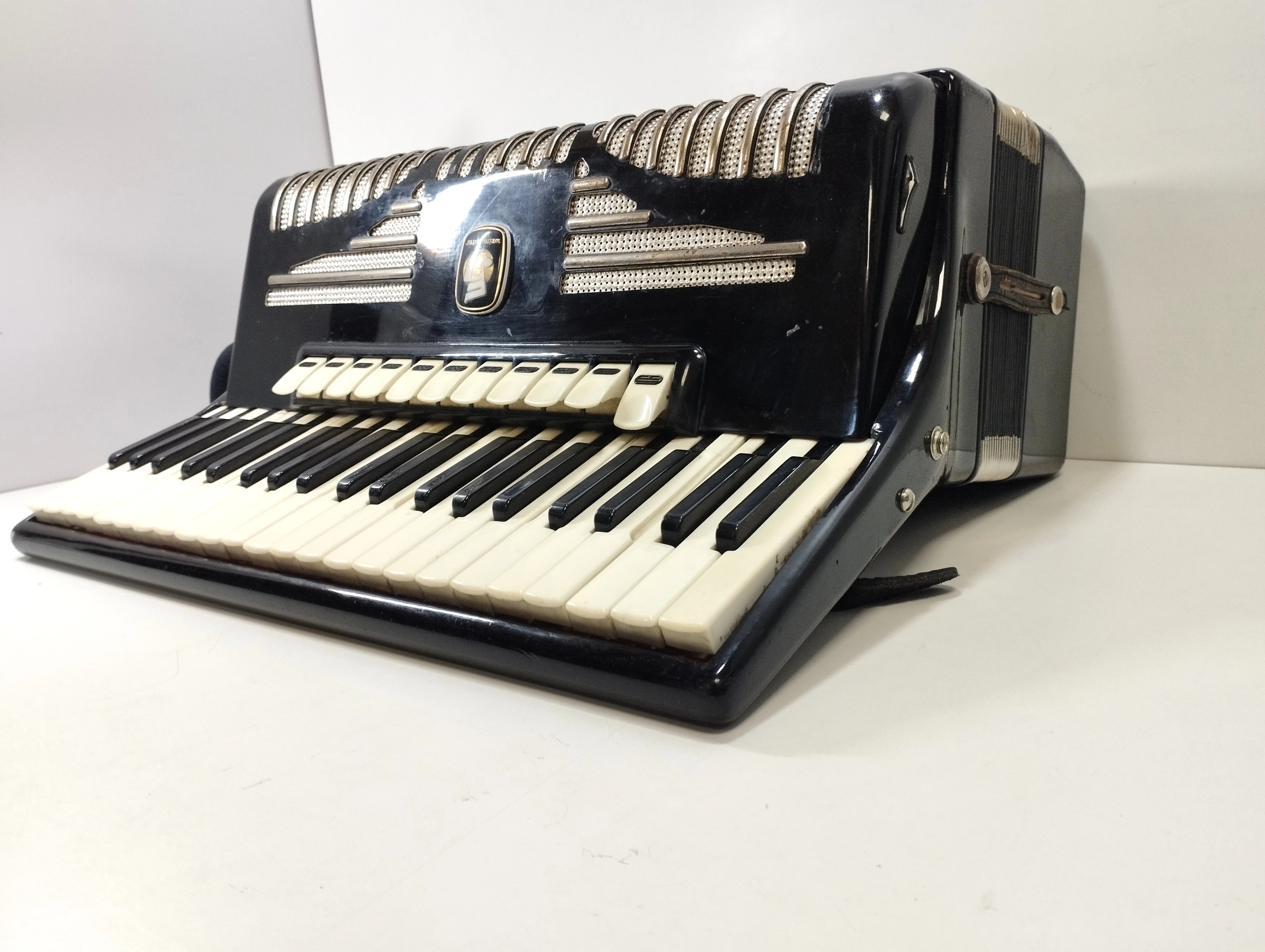 akordeon-weltmeister-diana-120-bass-polecam-marka-weltmaister