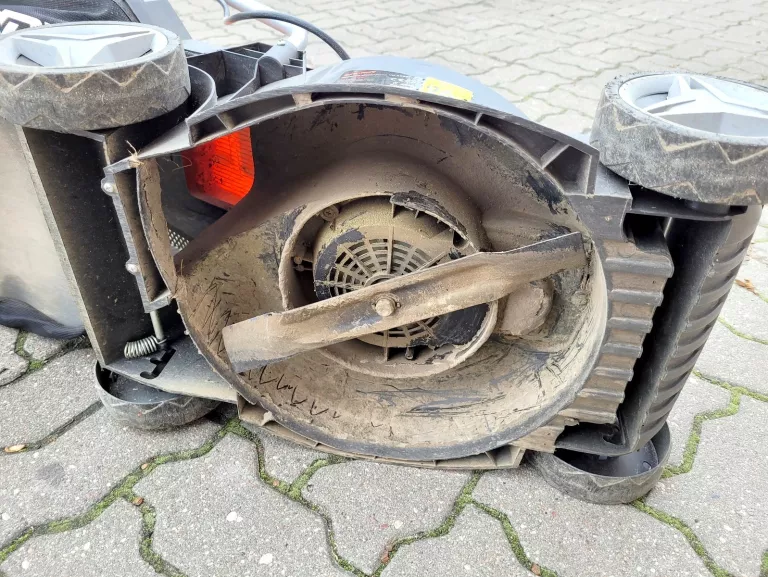 KOSIARKA ELEKTRYCZNA 1300W 30L 33CM HANDY YK1333