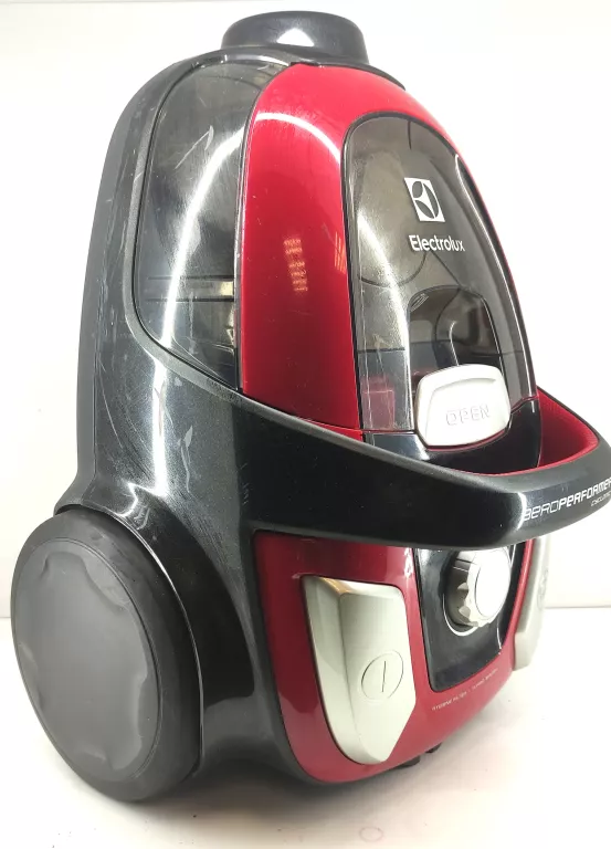 odkurzacz-electrolux-aeroperformer-kolor-dominujacy-czarny