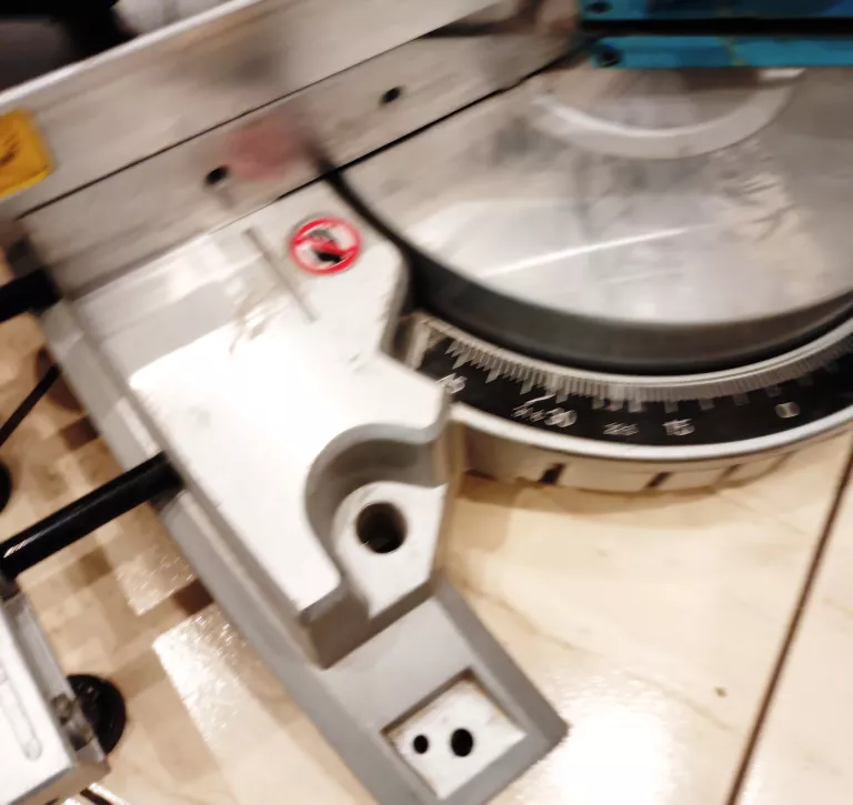 UKOŚNICA Z POSUWEM LS1018L MAKITA
